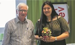 Le caissier central Alois Bucher et celle qui lui succède Viviane Mumenthaler.